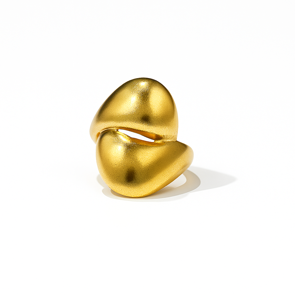 Gilded Crest Ring – Sculptural Anti-Tarnish Gold-Plated Statement