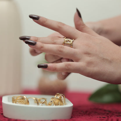 Knot & Glow Ring – Adjustable Anti-Tarnish Gold-Plated Elegance