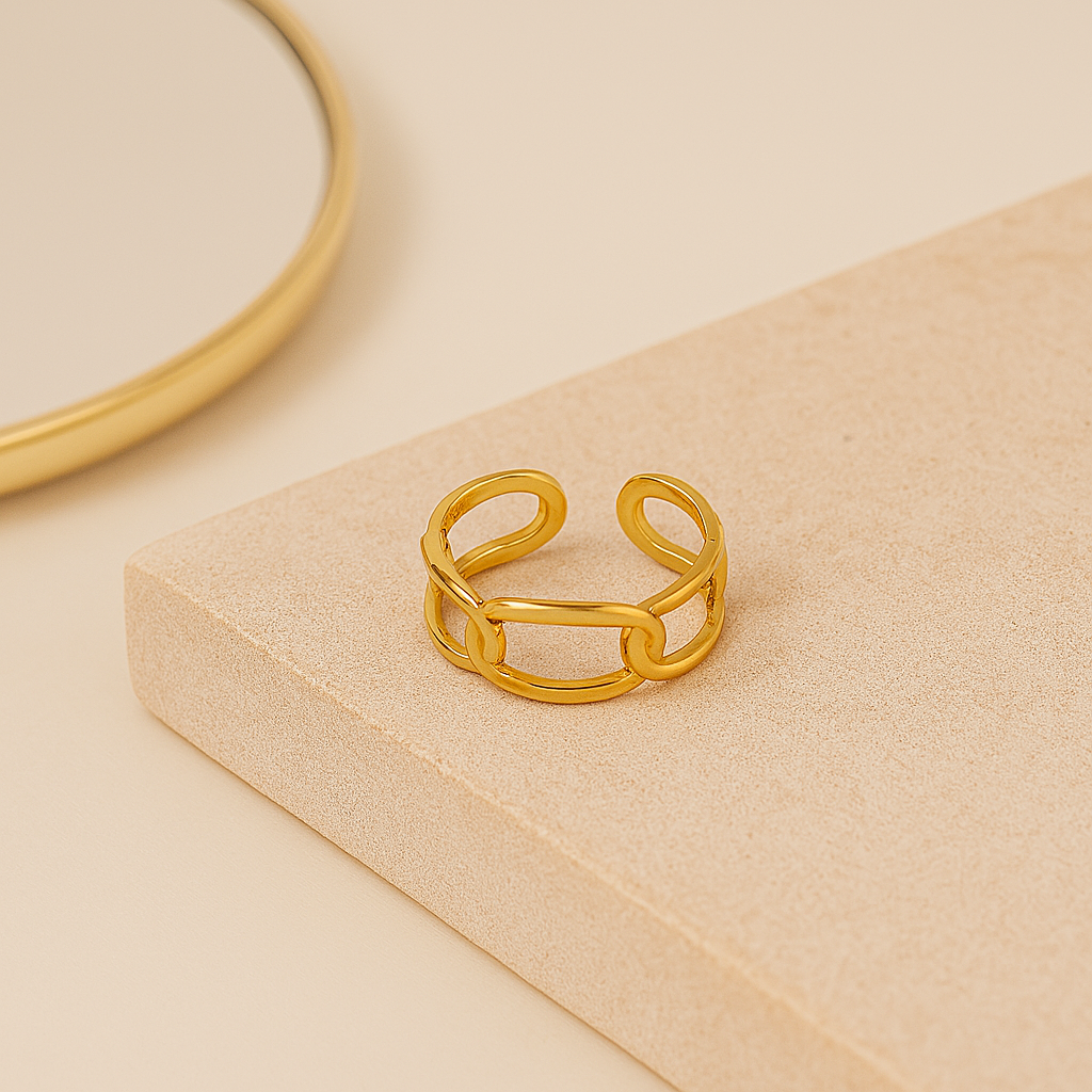 LinkLuxe Ring – Gold-Plated Anti-Tarnish Chain Band